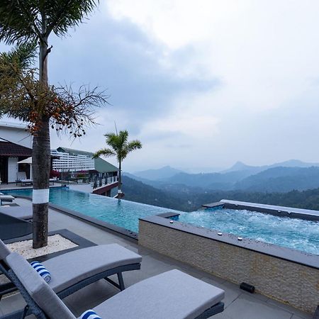 The Panoramic Getaway Hotel Munnar Luaran gambar The swimming pool at the resort