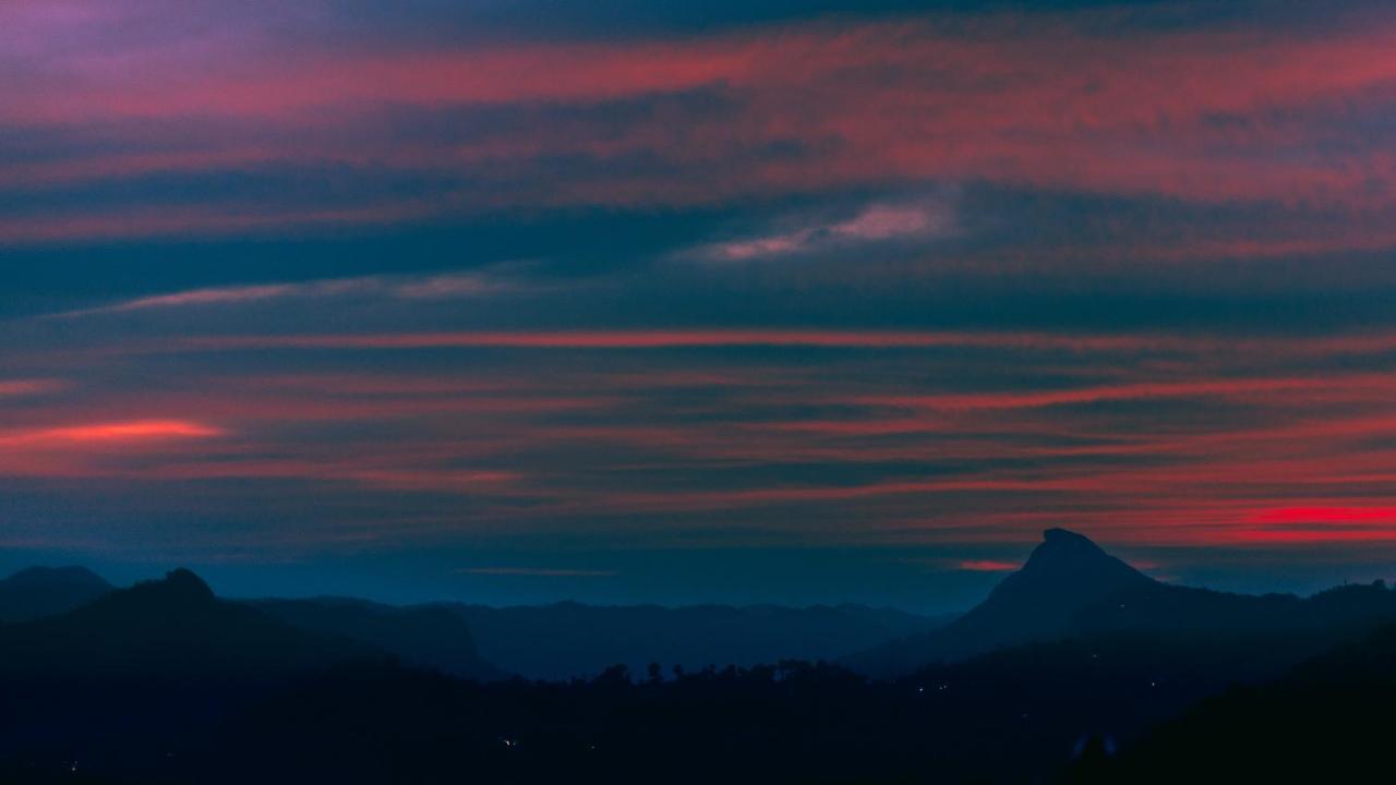 The Panoramic Getaway Hotel Munnar Luaran gambar Sunset over the Sierra de los Caracoles