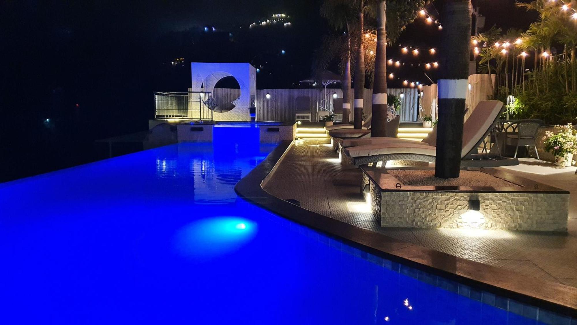 The Panoramic Getaway Hotel Munnar Luaran gambar The pool at the hotel