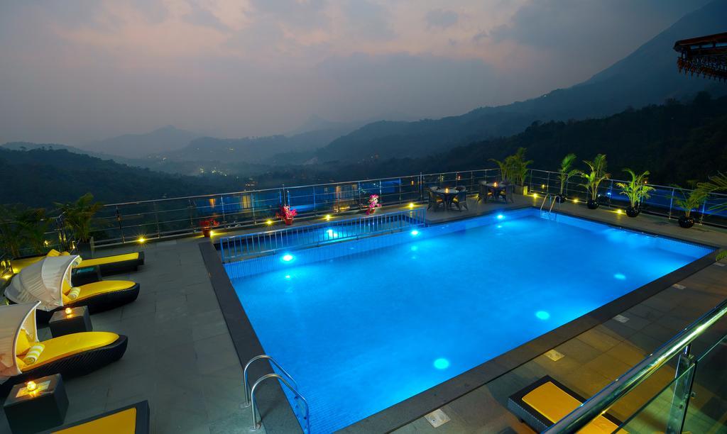 The Panoramic Getaway Hotel Munnar Luaran gambar The swimming pool at the resort