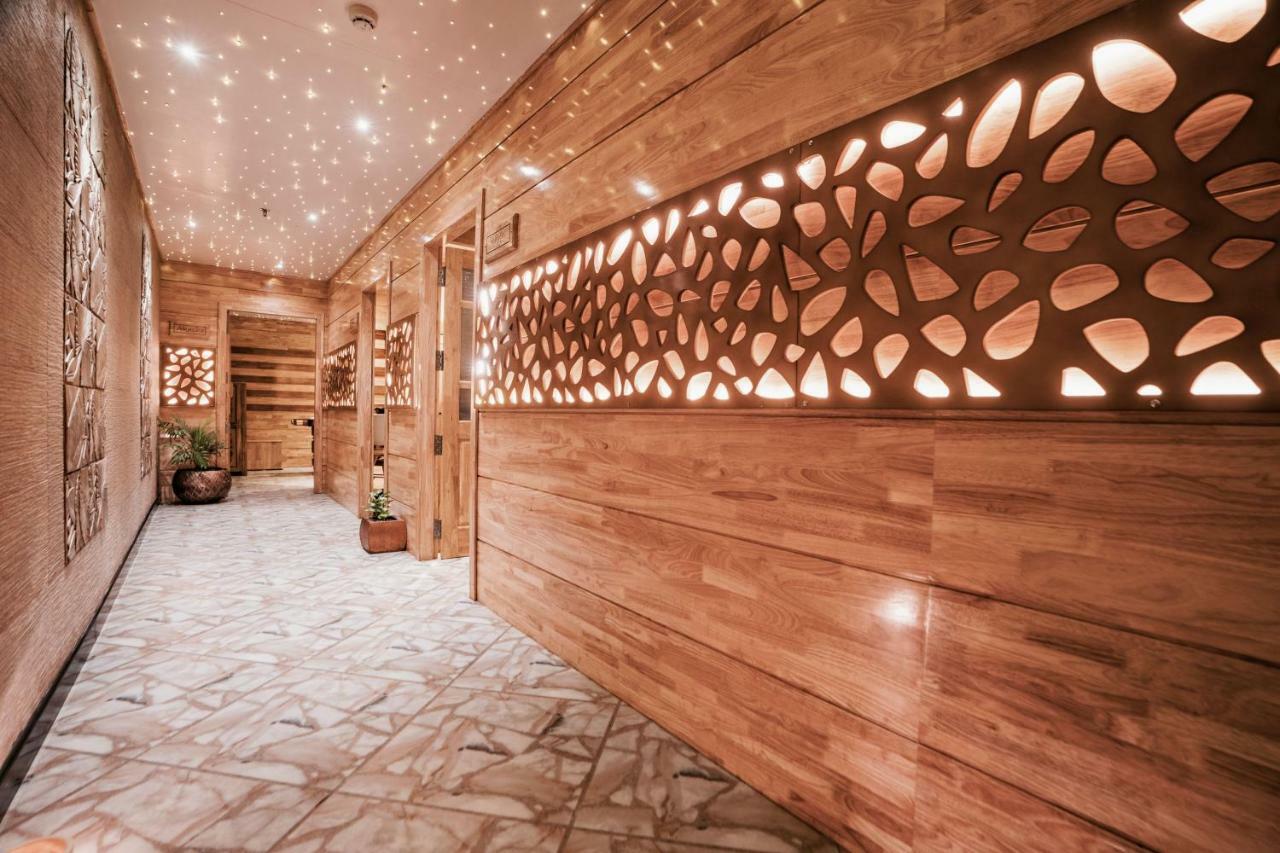 The Panoramic Getaway Hotel Munnar Luaran gambar The interior of the hotel